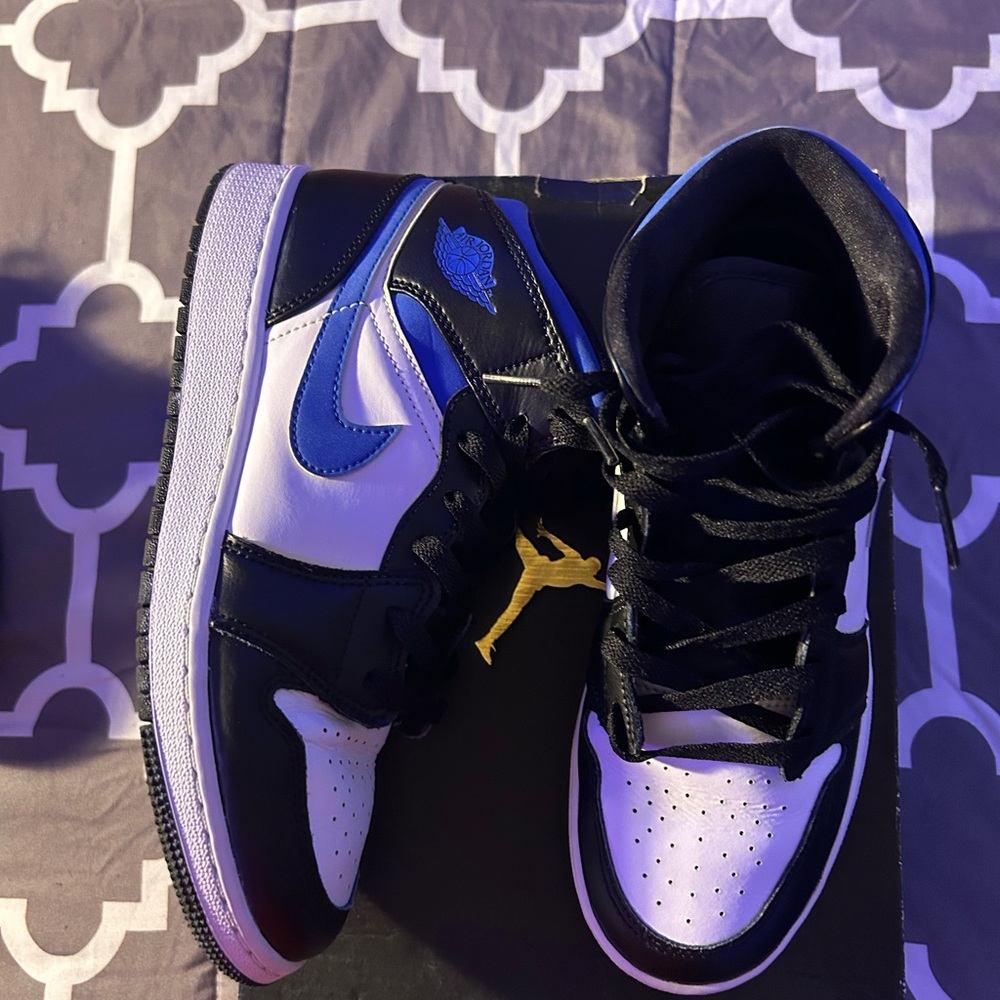 Jordan 1 mid